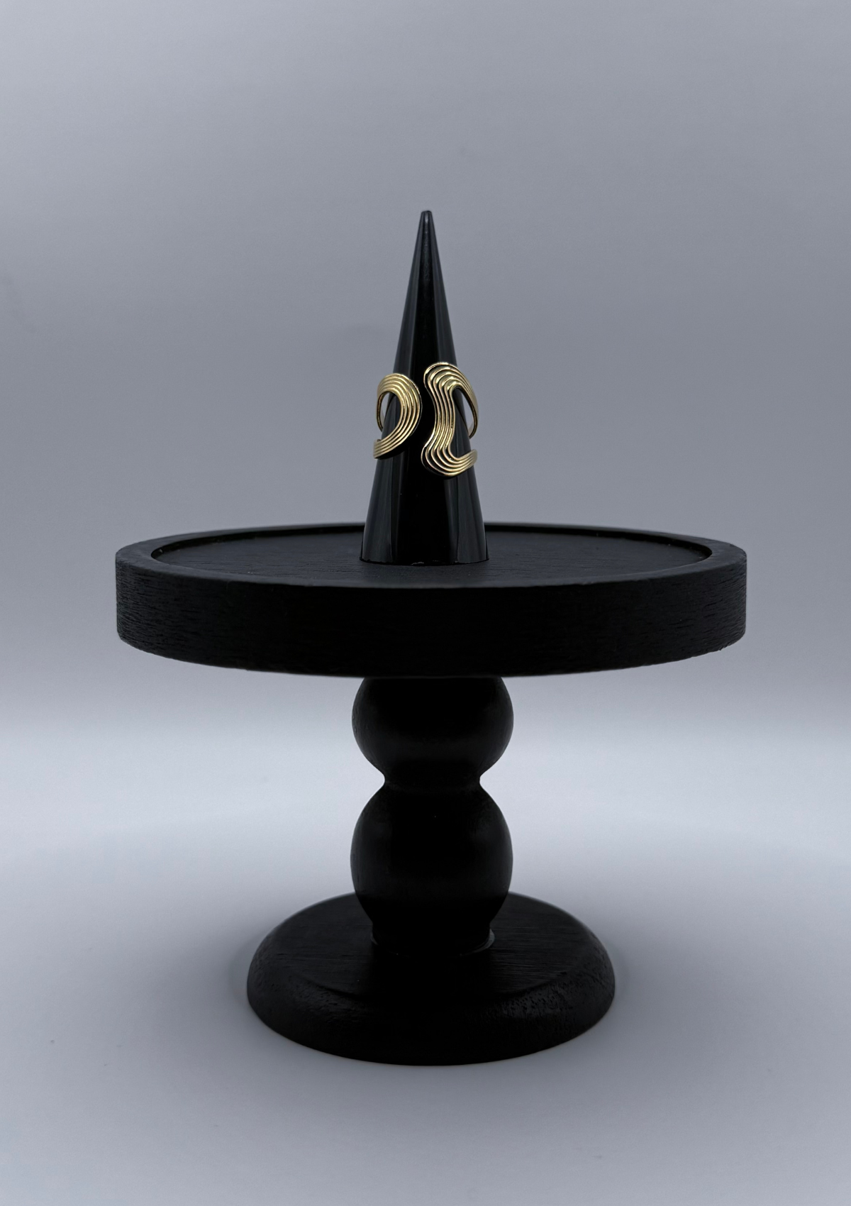 Anillo ajustable asimetrico texturizado