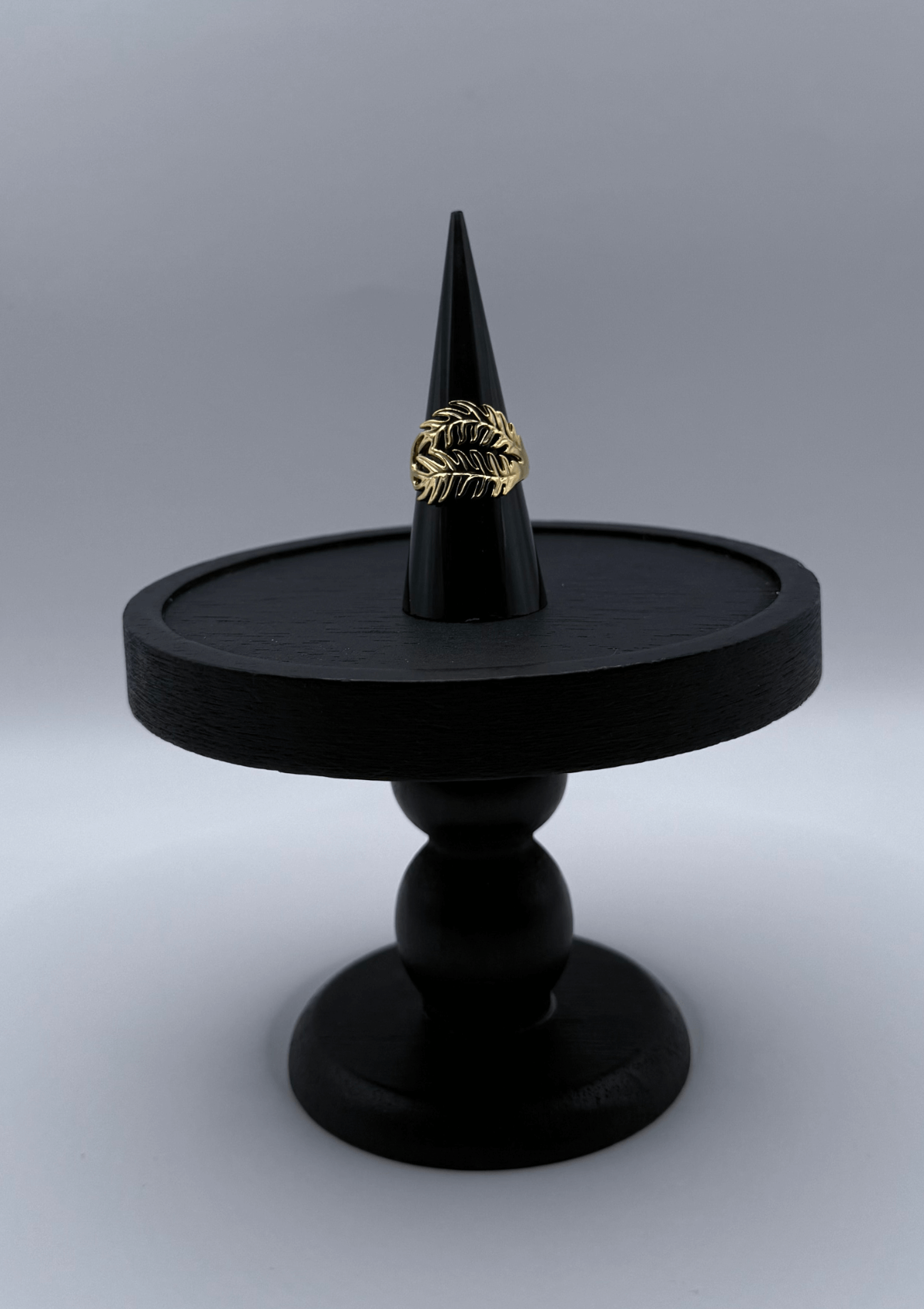 Anillo ajustable con hoja de palma