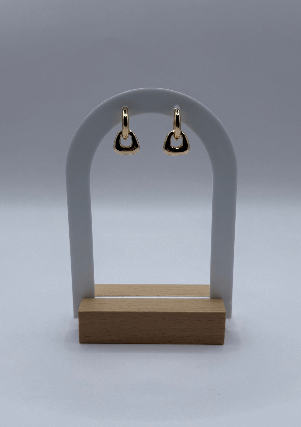 Huggies colgante geometrico