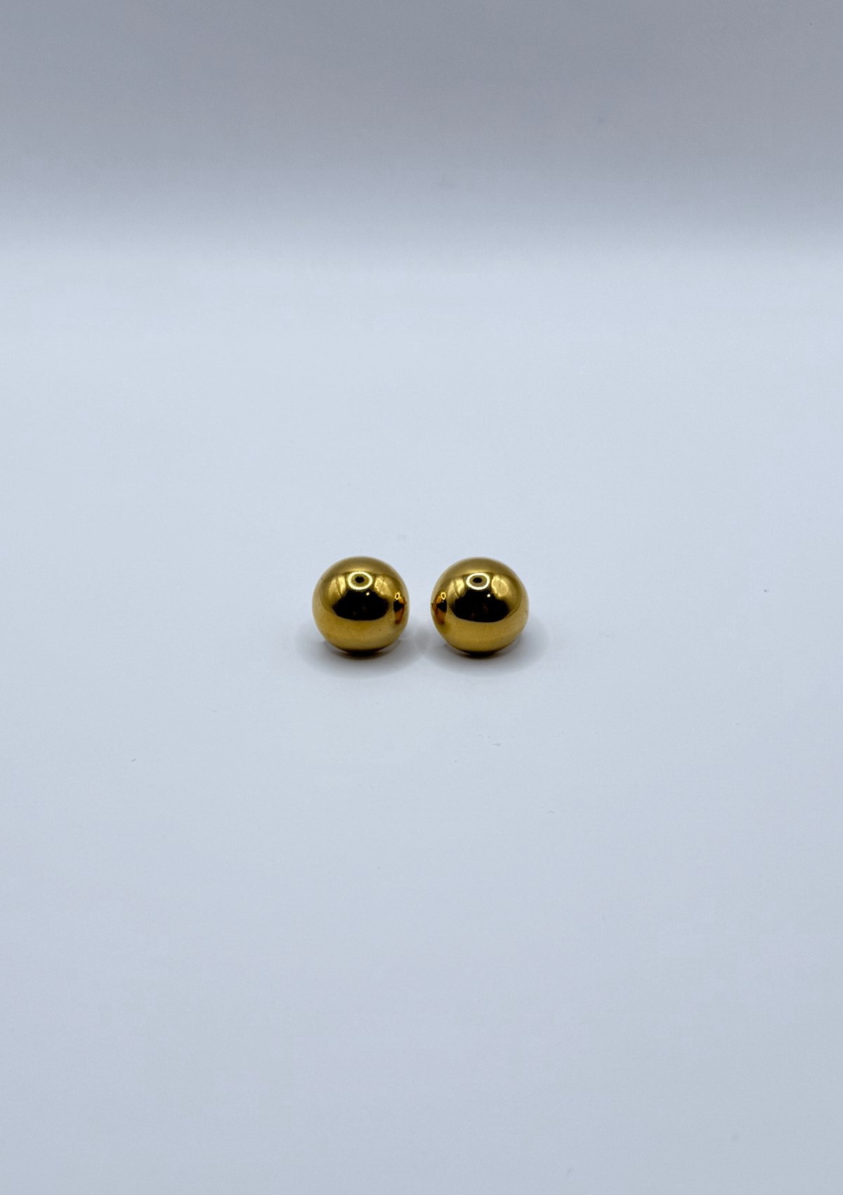 Aretes minimalistas bolita de oro